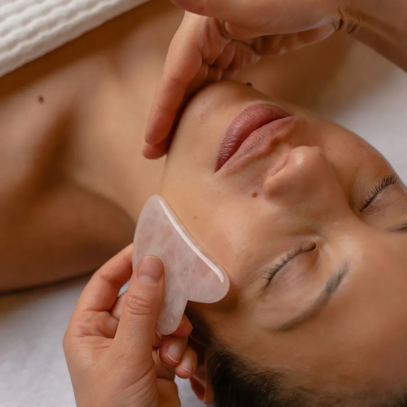 Soins Visage Naturels Anti-Âge chez Free Persephone : Les Meilleurs Soins Jeunesse du 6ᵉ à Paris