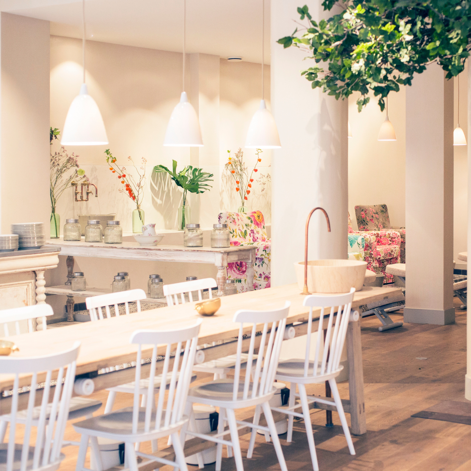 Free Persephone: un début mythique et une mission moderne au cœur de Paris